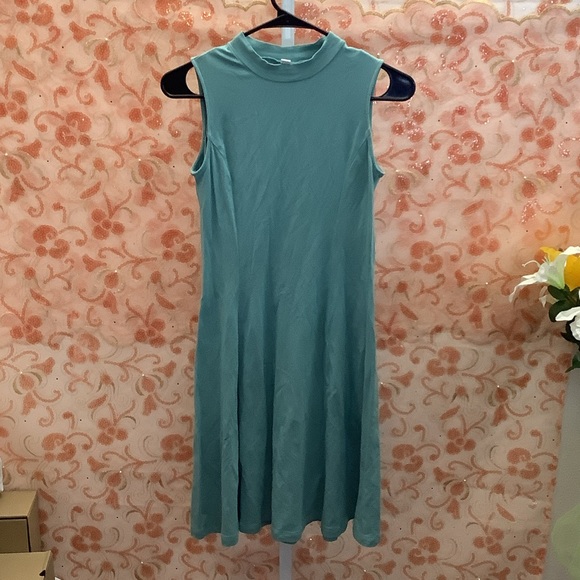 Uniqlo Dresses & Skirts - Uniqlo Teal Sleeveless Midi Dress